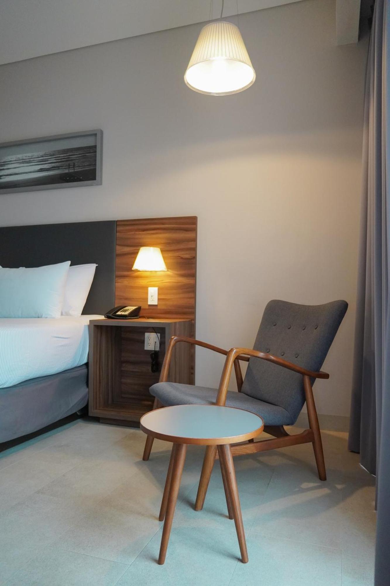 Hampton Inn By Hilton Cancun Cumbres Exterior photo